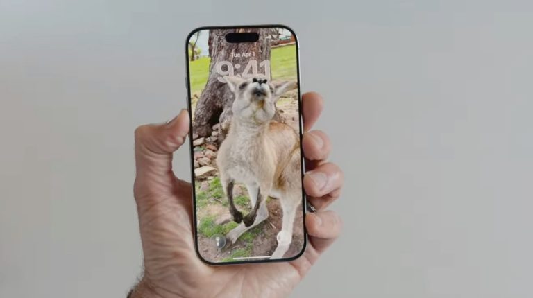 iOS 26 Lock Screen